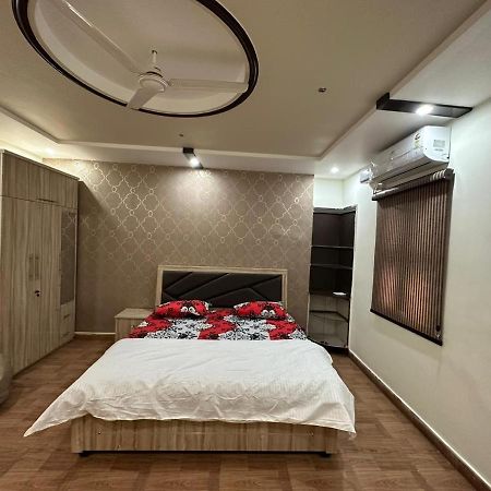 Sunrays - Unique 3Bhk In The Heart Of The City Gwalior Exterior photo